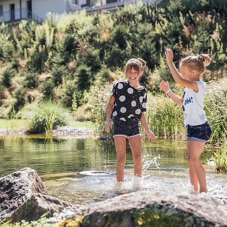 Hotel Hirschentenne Stams