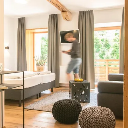 Hotel Hirschentenne Stams