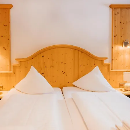 Hirschentenne Hotel Stams