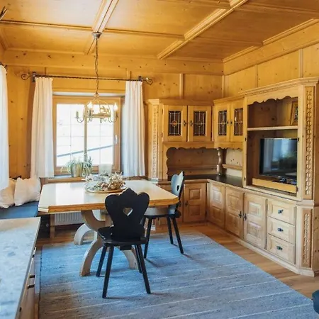 Hotel Hirschentenne Stams