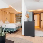 Hirschentenne 3*